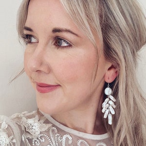 Handgefertigte Keshi Perlenranke Ohrringe: Boho Brautschmuck