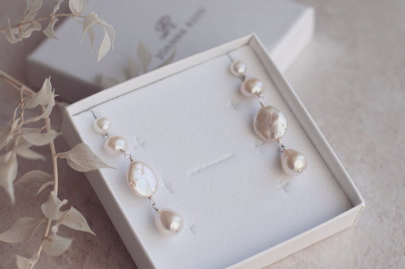 Wiwpar Boho Gold Metal Flower Drop Earrings - Large Geometric Dangle Statement Earrings