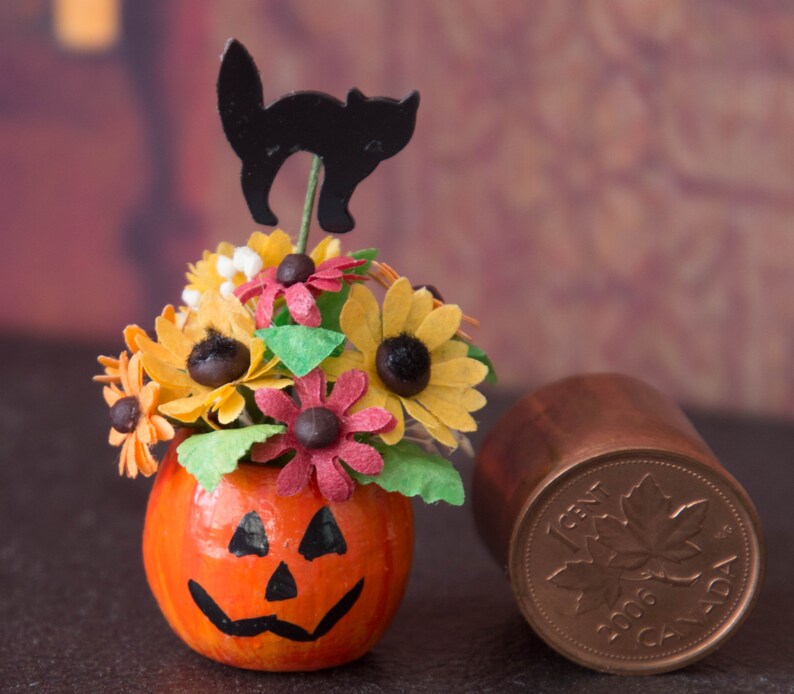 Dollhouse Miniature 1:12 Halloween Pumpkin Flower arrangment OOAK