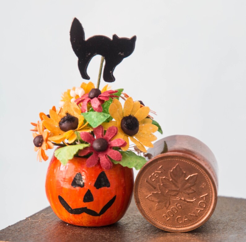 Dollhouse Miniature 1:12 Halloween Pumpkin Flower arrangment OOAK