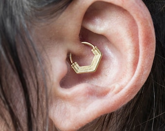 16g Daith Jewelry, Geometric Daith, Gold Daith Earring, Piercings For Men, Daith Piercing, Gold Rook Earring, Unique Daith Jewelry