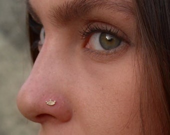 22g Piercing Nez, Tiny Nose Stud, 14k Solid Gold Nose Stud, Indian Nose Stud, Tribal Nose Jewelry, Nose Screw, Small Nostril Jewelry