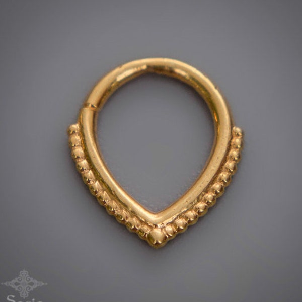 Gold Septum Ring, echte Tribal Septum Ring, Träne Septum, Chevron Septum Ring, V förmige Septum Ring, indische Nasenschmuck