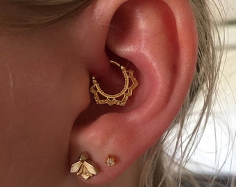 Lotus Ear Piercing, Gold Tragus Earring, Helix Piercing, Tragus Hoop, Helix Ring, Cartilage Piercing, 16g, 18g