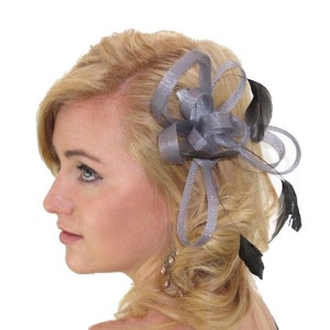 Hair accessory or flower brooch in sisal and feathers, fascinator, fascinator Grey