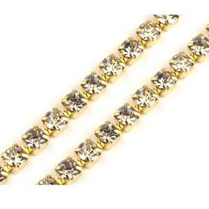 Chaine de cristal 2.4mm / Nombreux coloris / chaine bande diamants, cristaux enchassés en ligne, galon de strass cristal Transparent/or