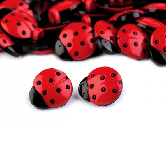 100 Coccinelle//COCCINELLE//LADYBUG boutons dans différentes couleurs du mix pour enfants