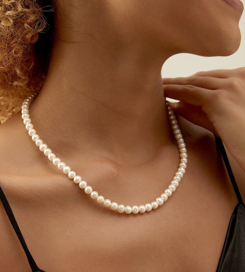 Pearl necklace 45 cm, ivory or white wedding necklace image 1