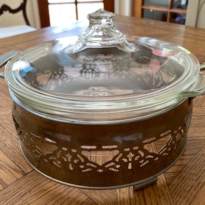 Vintage Pyrex Casserole Deep Dish Clear w/lid and silver holder 1 1/2 quarts special occasions or potlucks Dishwasher microwave safe