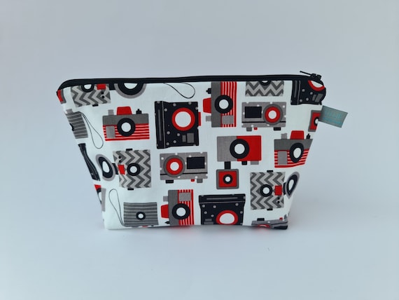 Retro camera cosmetic bag with waterproof lining