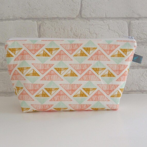 Geometric Triangle Makeup Bag – Modern Zipper Pouch, Cosmetic Bag, Travel Organizer