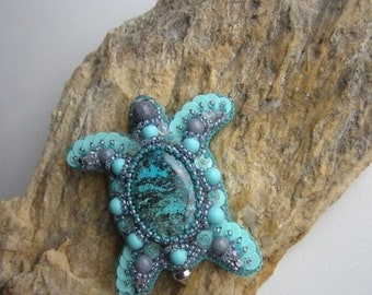 Broche Tortue Vintage En Métal Avec Perles Turquoises Et Oxydes Bleus - XXe Siècle, Occasion Bel état