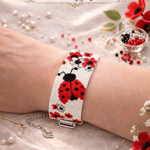 Instant Download Beading Pattern Peyote Stitch Bracelet Ladybug in Flowers Seed Bead Cuff