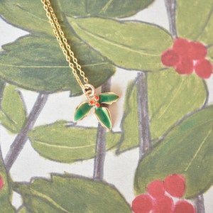 Collier pendentif houx, feuille émaillée verte et rouge, Noël image 2