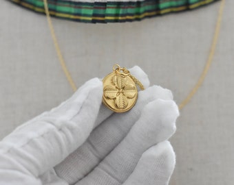 Collier long, pendentif trèfle à quatre feuilles, médaille plaqué or