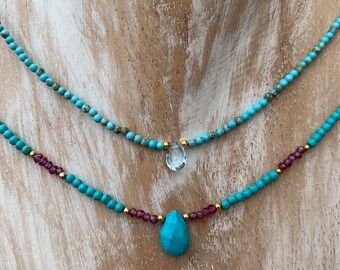 Choker necklace made with semi-precious stones: turquoise