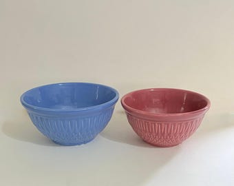 Set 2 Vintage A.E. HULL Pottery Company Pink Kitchen Bowl Nesting Glossy Diamond