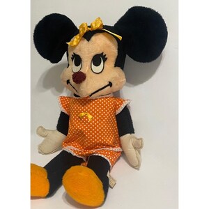 Peluche vintage de Minnie Mouse de Walt Disney Productions, California. imagen 3