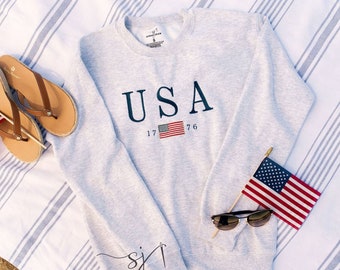 USA American Flag Embroidered Patriotic Crewneck Sweatshirt Fourth of July Summer Red White and Blue America Olympics