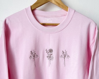 Custom Birth Flower Floral Bouquet Crewneck Sweatshirt, Embroidered Pullover, Customizable Botanical Mother's Day Gift Florist Plant Mom