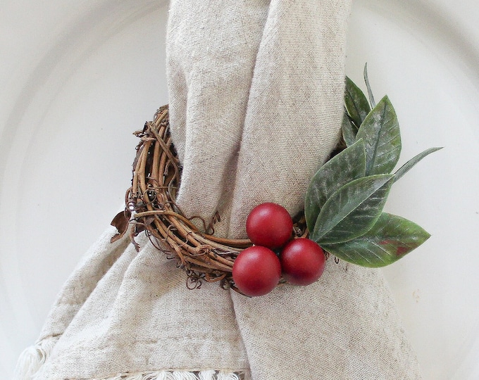 Christmas Napkin Rings, Red Berry Holly Decor, Christmas Dinner