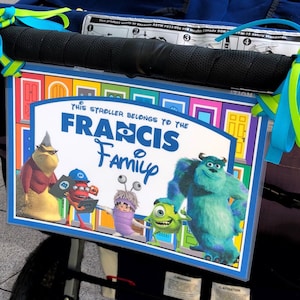 Etichetta per passeggino - {DOWNLOAD DIGITALE} Etichetta personalizzata per le vacanze Disney Pixar Monsters Inc per il tuo passeggino