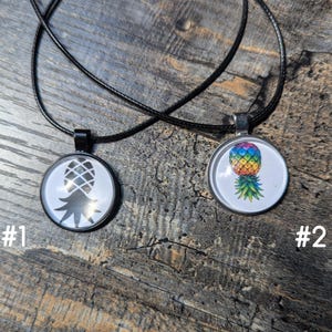 Upside Down Pineapple Pendant Necklace: Alloy Metal Swinger Choker
