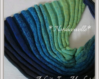 Knitting instructions: * North Sea wave/ sailing ship * Triangular scarf from the castle section Instructions for hand-dyed yarn and gradient wool *