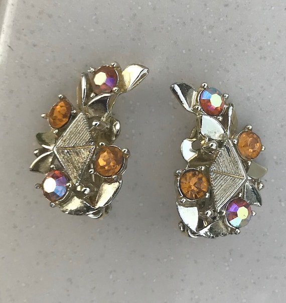 1980’s Rhinestone BSK Clip On Earrings - image 1