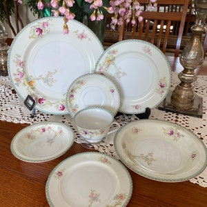 1940’s Craftsman Made in Japan China 7 Piece Place setting Roses and Flowers Tea Party