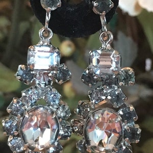 Stunning bling 2 1/4&quot; vintage 1970&#39;s rhinestone dangle screw back earrings