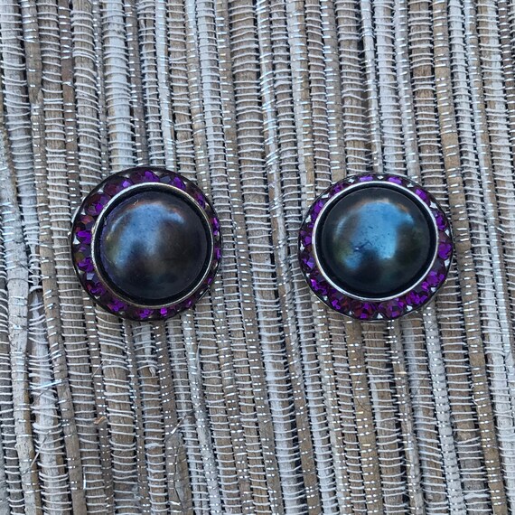 Three pairs vintage clip on earrings - image 2