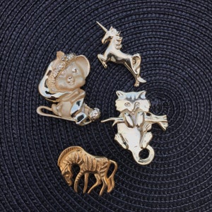 Vintage Animal Gold Tone Brooches Pin Bundle