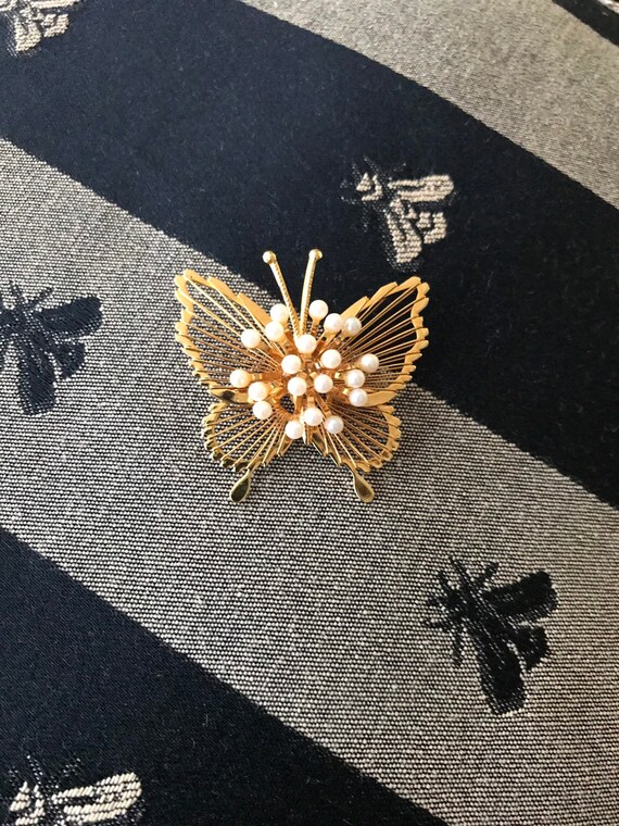 Vintage MONET Butterfly Brooch Pin faux pearl acc… - image 9