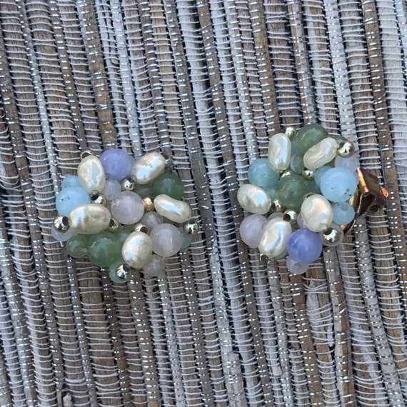 Three pairs vintage clip on earrings - image 7