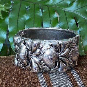 Whiting and Davis Bracelets - Etsy Whiting & Davis ヴィンテージ 