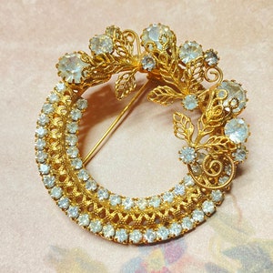 Vintage Leaf and Prong Set Rhinestones Round Pin Brooch