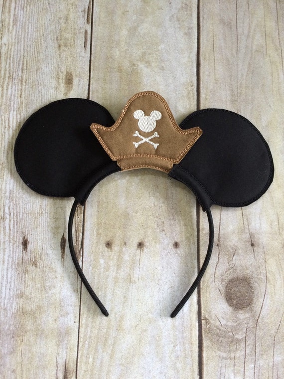 mickey pirate hat