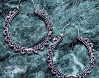 Große Mandala Hoop Ohrringe detaillierten Boho Festival Anhänger filigranen Statement Schmuck