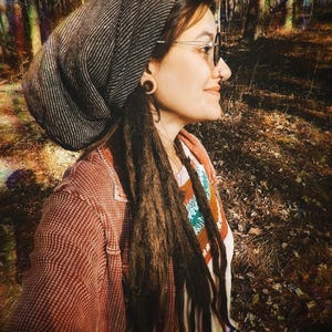 Gorro holgado extragrande para rastas: gorro de lana ética con forro polar, ideal para festivales.