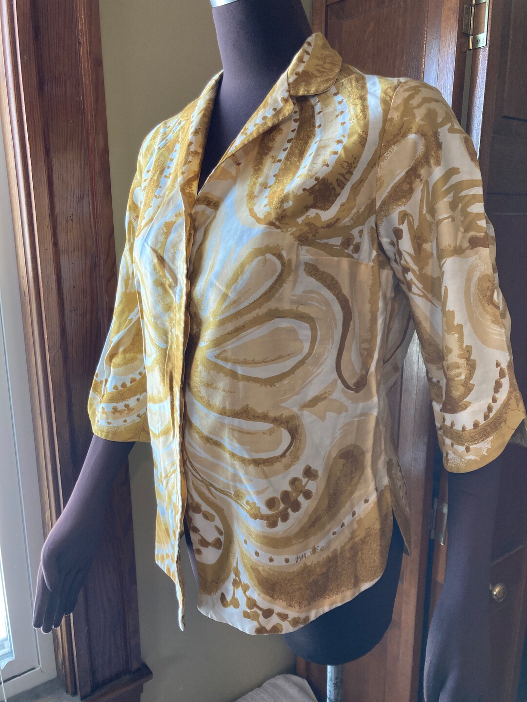 Vera Abstract Colorful Collared Blouse
