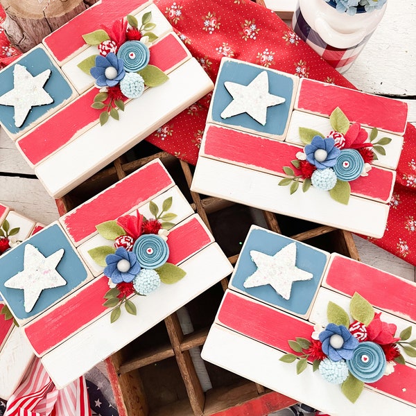 American flag felt flower sign