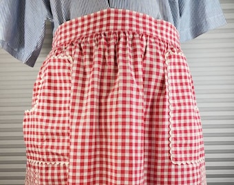 Stijlvolle Vintage halve schort. Perfecte bescherming bij het koken met gietijzer. Functionele mode. Zeer schoon, geen vlekken of scheuren.