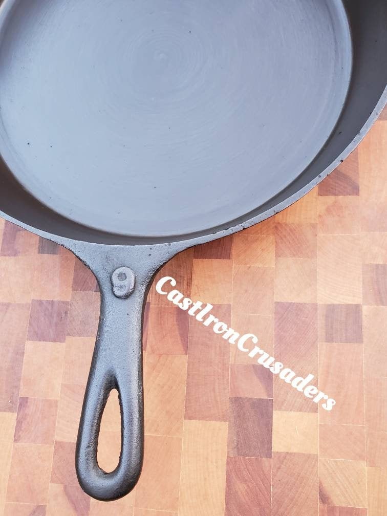 Lodge Cast Iron - This Blacklock Foundry spider skillet was made between  1896 and 1910. In 1910, the Blacklock Foundry burnt down. Upon  reorganization, the company was named Lodge Manufacturing. That means