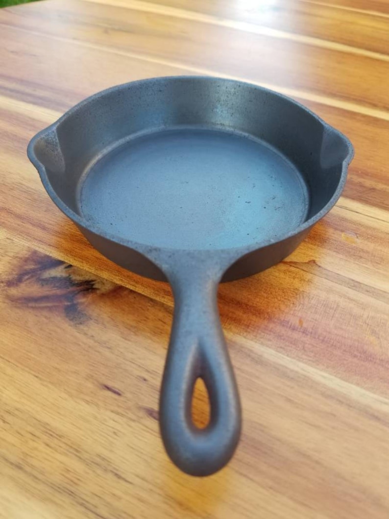 Wagner Cast Iron Toy Skillet 18901910. COLLECTIBLE. Etsy