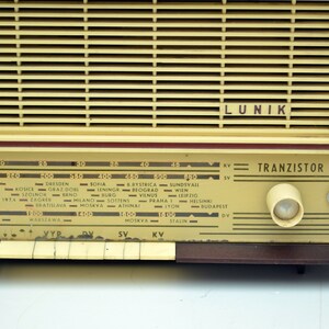 vintage 60s TESLA Lunik transistor RADIO 画像 7