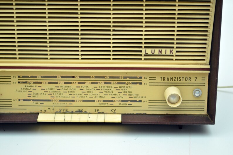 vintage 60s TESLA Lunik transistor RADIO 画像 7