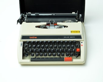 vintage BROTHER Deluxe 660TR portable TYPEWRITER German layout