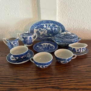 12 Piece Vintage Child&#39;s Blue Willow Miniature Tea Set - Occupied Japan