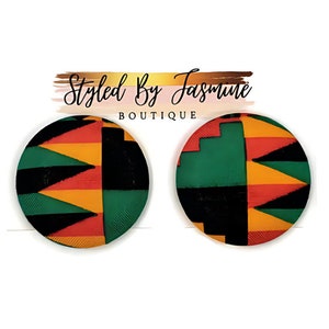 Afrikaanse knopoorbellen met kente-print: kleurrijke stekers